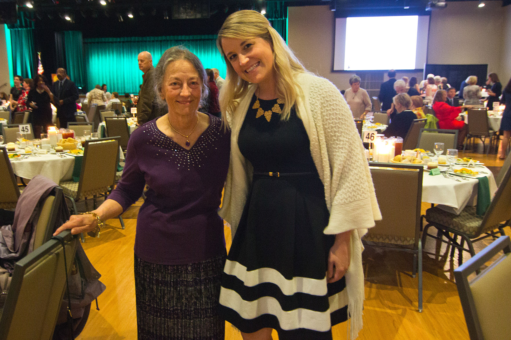 Ruth Gabor, Chelsie Moore